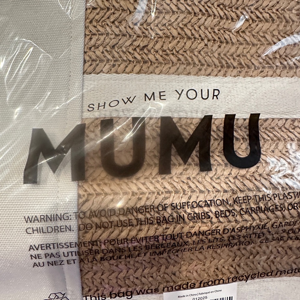 NWT Show Me Your Mumu Sunseeker Tote FACTORY SEALED - Picture 5 of 5